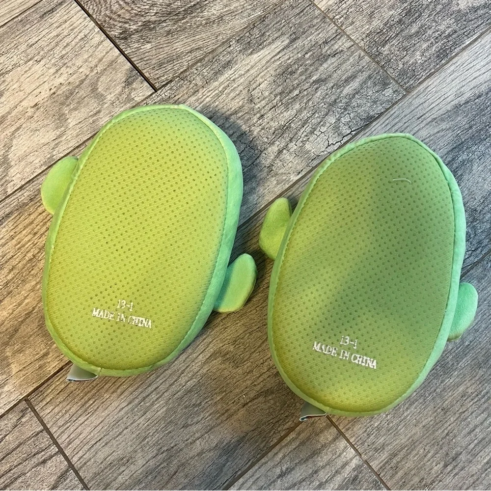 Squishmallow Size 13-1 Unisex Green Cactus Slippers